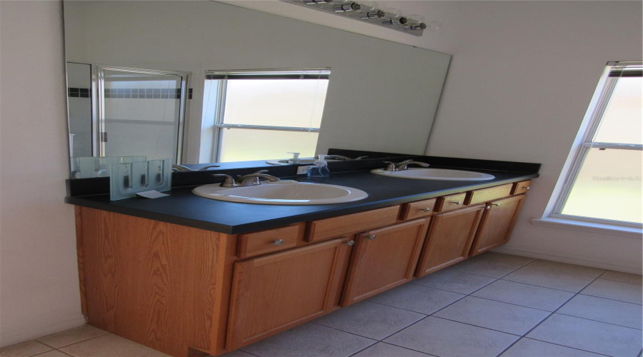 DAVENPORT, Florida 33837, 5 Bedrooms Bedrooms, ,3 BathroomsBathrooms,Residential,For Sale,CADIZ,0,MFRS5116937