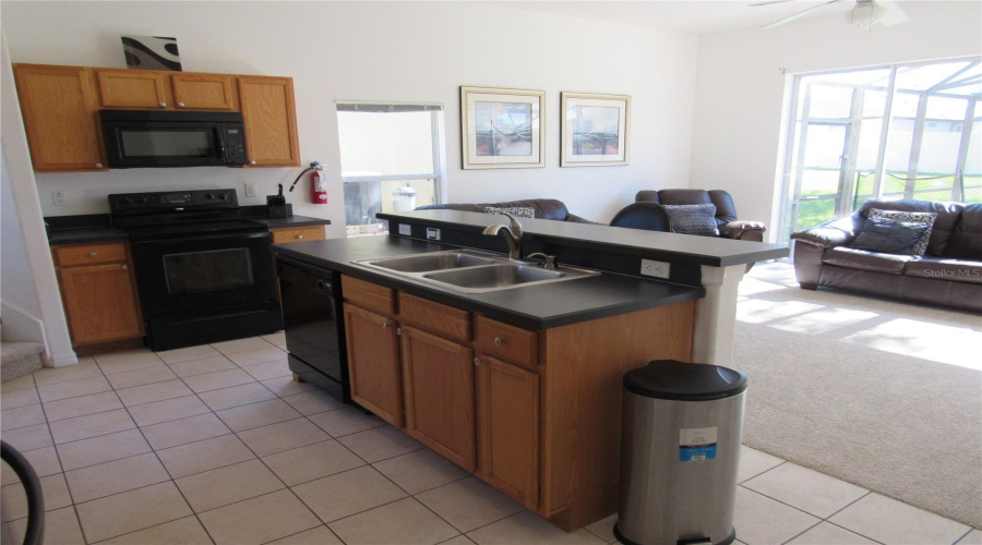 DAVENPORT, Florida 33837, 5 Bedrooms Bedrooms, ,3 BathroomsBathrooms,Residential,For Sale,CADIZ,0,MFRS5116937