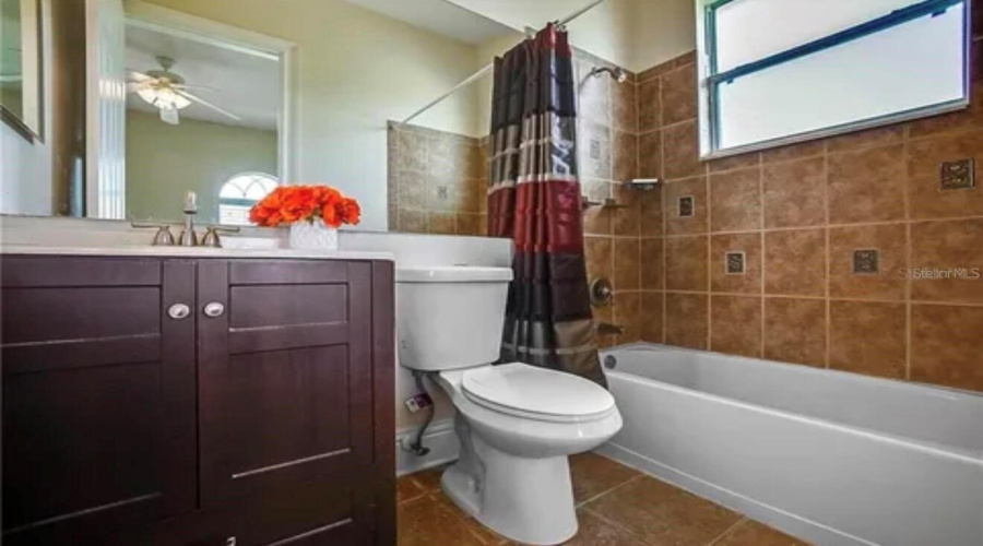 KISSIMMEE, Florida 34746, 5 Bedrooms Bedrooms, ,4 BathroomsBathrooms,Residential,For Sale,BUNKER VIEW,0,MFRO6433662