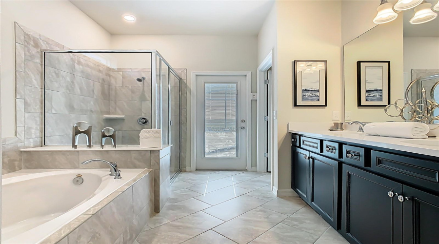 DAVENPORT, Florida 33897, 7 Bedrooms Bedrooms, ,5 BathroomsBathrooms,Residential,For Sale,SUMMER,0,MFRO6429973