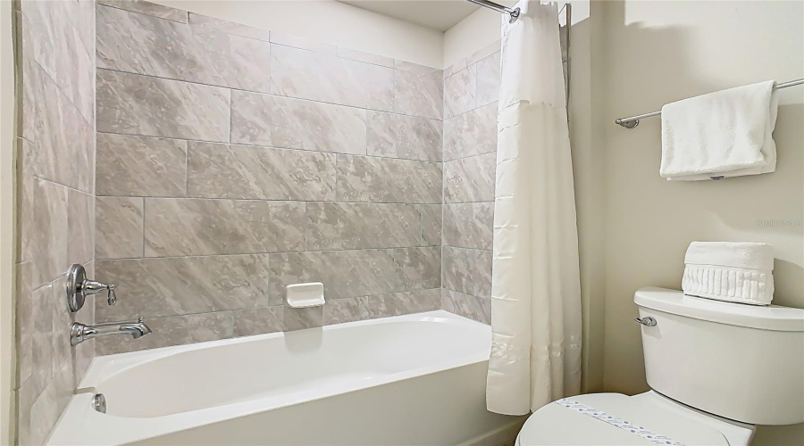 DAVENPORT, Florida 33897, 7 Bedrooms Bedrooms, ,5 BathroomsBathrooms,Residential,For Sale,SUMMER,0,MFRO6429973