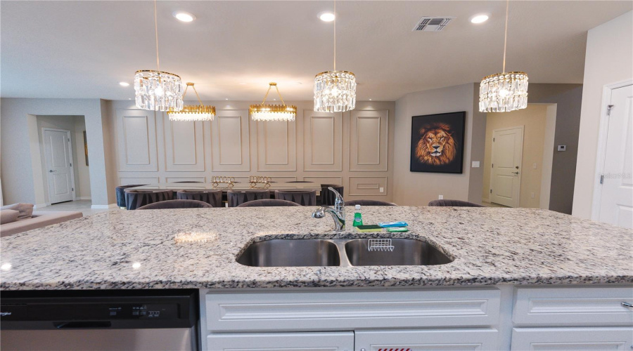 DAVENPORT, Florida 33897, 8 Bedrooms Bedrooms, ,6 BathroomsBathrooms,Residential,For Sale,LELANI,0,MFRO6431292