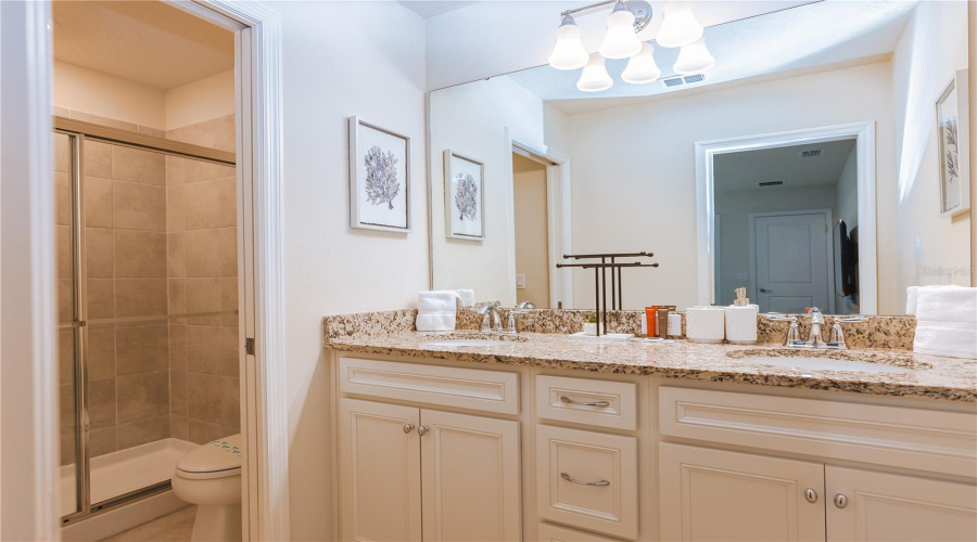 DAVENPORT, Florida 33897, 8 Bedrooms Bedrooms, ,6 BathroomsBathrooms,Residential,For Sale,LELANI,0,MFRO6431292