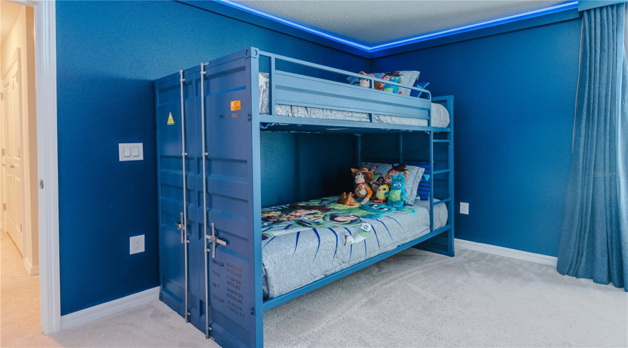 DAVENPORT, Florida 33897, 8 Bedrooms Bedrooms, ,6 BathroomsBathrooms,Residential,For Sale,LELANI,0,MFRO6431292