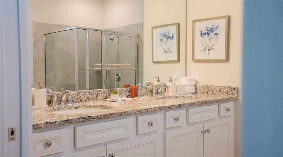 DAVENPORT, Florida 33897, 8 Bedrooms Bedrooms, ,6 BathroomsBathrooms,Residential,For Sale,LELANI,0,MFRO6431292