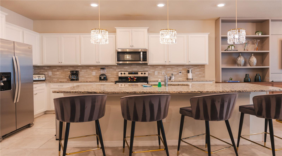 DAVENPORT, Florida 33897, 8 Bedrooms Bedrooms, ,6 BathroomsBathrooms,Residential,For Sale,LELANI,0,MFRO6431292