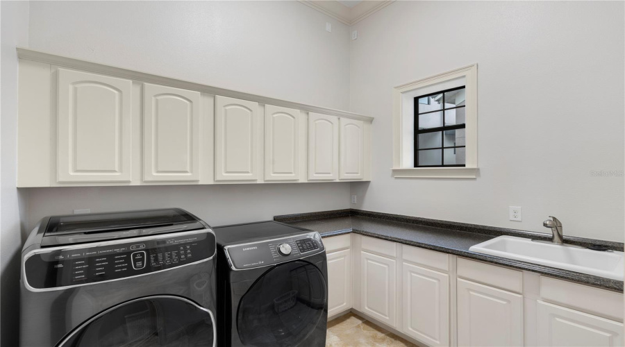 Kissimmee, Florida 34747, 5 Bedrooms Bedrooms, ,6 Bathroomsbathrooms,Residential,For Sale,Palmilla,0,Mfro6433720