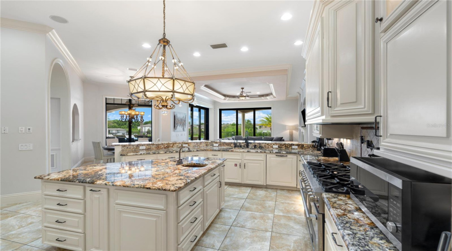 Kissimmee, Florida 34747, 5 Bedrooms Bedrooms, ,6 Bathroomsbathrooms,Residential,For Sale,Palmilla,0,Mfro6433720