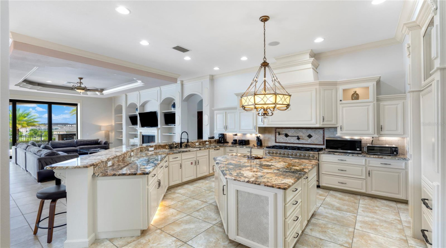Kissimmee, Florida 34747, 5 Bedrooms Bedrooms, ,6 Bathroomsbathrooms,Residential,For Sale,Palmilla,0,Mfro6433720