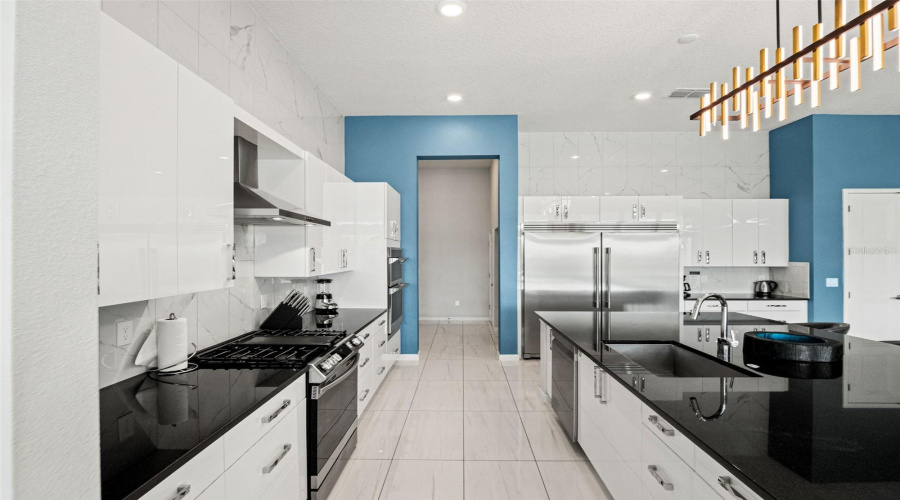 DAVENPORT, Florida 33837, 13 Bedrooms Bedrooms, ,10 BathroomsBathrooms,Residential,For Sale,OAK BLOSSOM,0,MFRO6433819