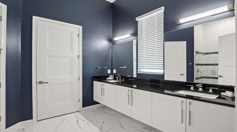 DAVENPORT, Florida 33837, 13 Bedrooms Bedrooms, ,10 BathroomsBathrooms,Residential,For Sale,OAK BLOSSOM,0,MFRO6433819