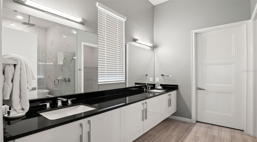 DAVENPORT, Florida 33837, 13 Bedrooms Bedrooms, ,10 BathroomsBathrooms,Residential,For Sale,OAK BLOSSOM,0,MFRO6433819