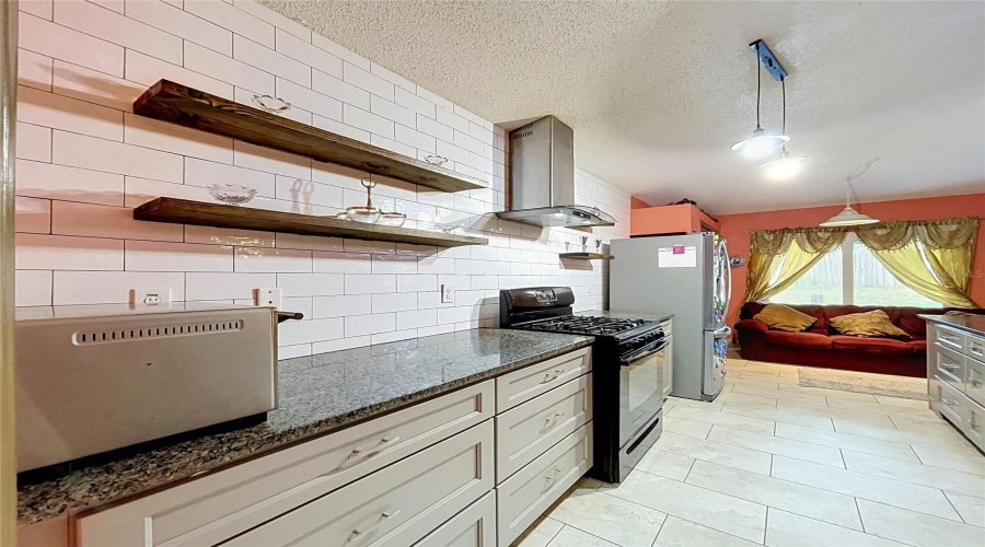 DAVENPORT, Florida 33837, 3 Bedrooms Bedrooms, ,2 BathroomsBathrooms,Residential,For Sale,HEATHER HILL,0,MFRP4939595