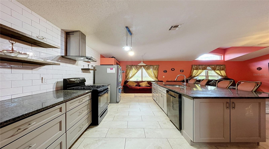 DAVENPORT, Florida 33837, 3 Bedrooms Bedrooms, ,2 BathroomsBathrooms,Residential,For Sale,HEATHER HILL,0,MFRP4939595