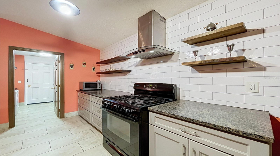 DAVENPORT, Florida 33837, 3 Bedrooms Bedrooms, ,2 BathroomsBathrooms,Residential,For Sale,HEATHER HILL,0,MFRP4939595