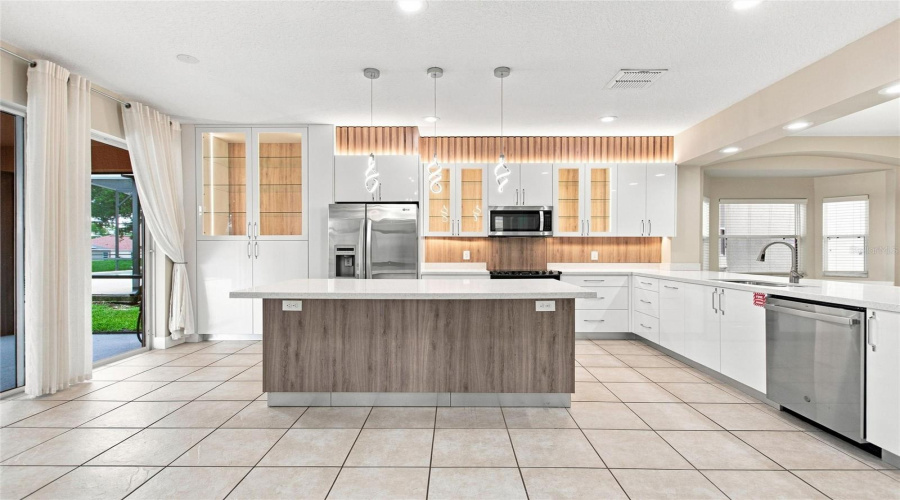 KISSIMMEE, Florida 34747, 7 Bedrooms Bedrooms, ,5 BathroomsBathrooms,Residential,For Sale,LA ISLA,0,MFRO6431583