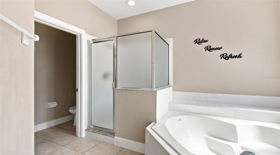 KISSIMMEE, Florida 34747, 7 Bedrooms Bedrooms, ,5 BathroomsBathrooms,Residential,For Sale,LA ISLA,0,MFRO6431583