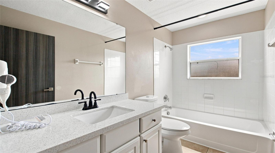 KISSIMMEE, Florida 34747, 7 Bedrooms Bedrooms, ,5 BathroomsBathrooms,Residential,For Sale,LA ISLA,0,MFRO6431583