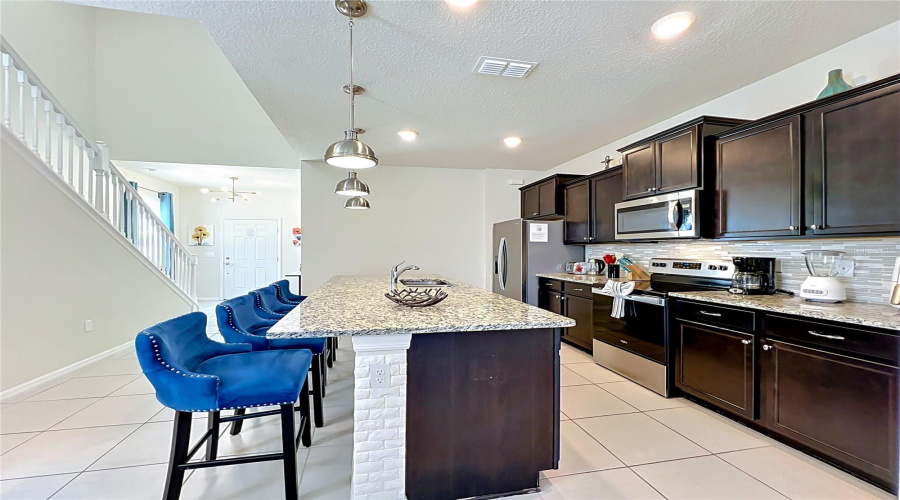 DAVENPORT, Florida 33897, 7 Bedrooms Bedrooms, ,5 BathroomsBathrooms,Residential,For Sale,LANA,0,MFRO6433860