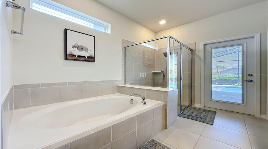 DAVENPORT, Florida 33897, 7 Bedrooms Bedrooms, ,5 BathroomsBathrooms,Residential,For Sale,LANA,0,MFRO6433860
