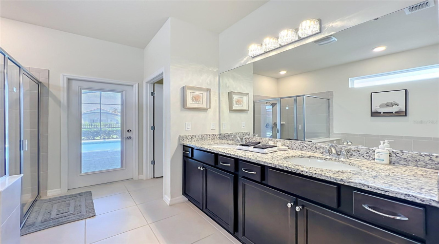 DAVENPORT, Florida 33897, 7 Bedrooms Bedrooms, ,5 BathroomsBathrooms,Residential,For Sale,LANA,0,MFRO6433860