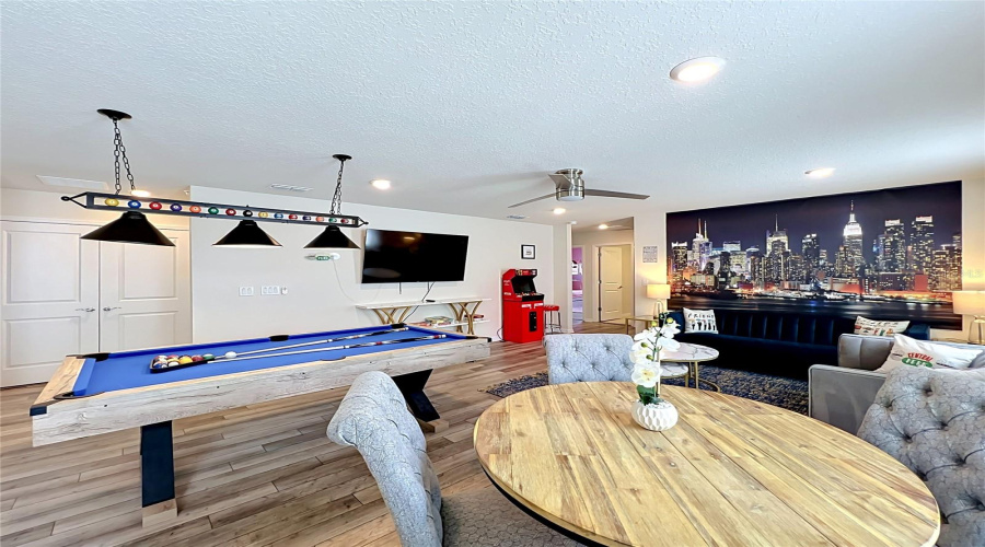 DAVENPORT, Florida 33897, 7 Bedrooms Bedrooms, ,5 BathroomsBathrooms,Residential,For Sale,LANA,0,MFRO6433860