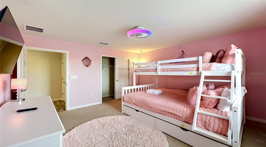 DAVENPORT, Florida 33897, 7 Bedrooms Bedrooms, ,5 BathroomsBathrooms,Residential,For Sale,LANA,0,MFRO6433860
