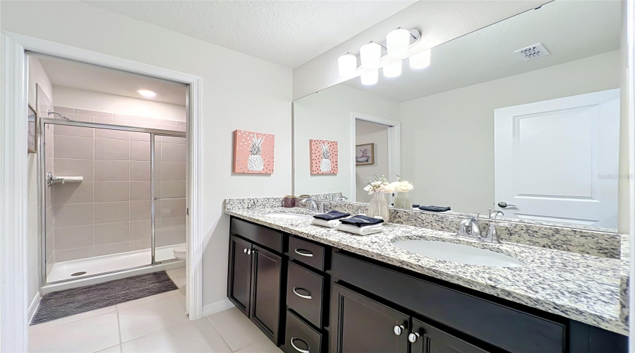 DAVENPORT, Florida 33897, 7 Bedrooms Bedrooms, ,5 BathroomsBathrooms,Residential,For Sale,LANA,0,MFRO6433860