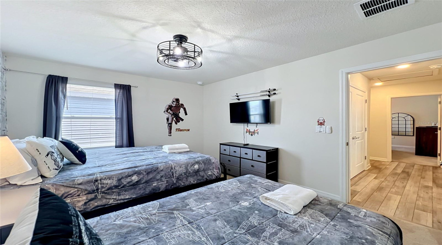 DAVENPORT, Florida 33897, 7 Bedrooms Bedrooms, ,5 BathroomsBathrooms,Residential,For Sale,LANA,0,MFRO6433860