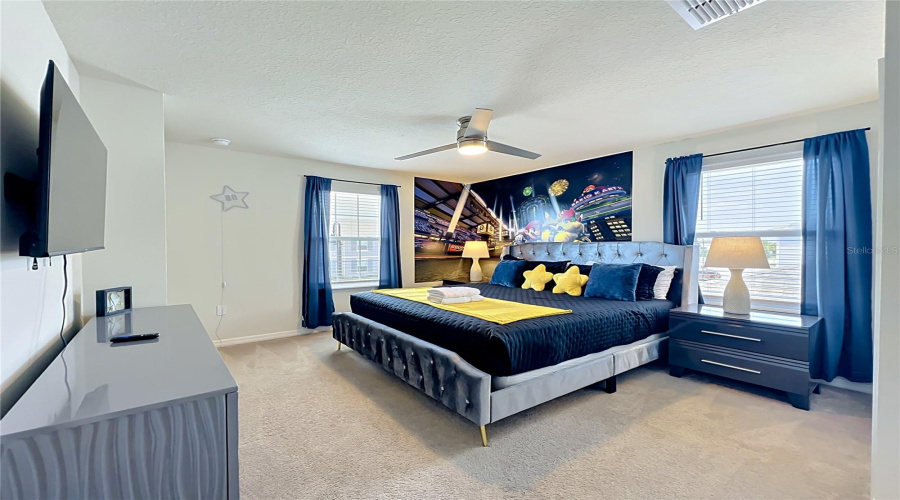 DAVENPORT, Florida 33897, 7 Bedrooms Bedrooms, ,5 BathroomsBathrooms,Residential,For Sale,LANA,0,MFRO6433860