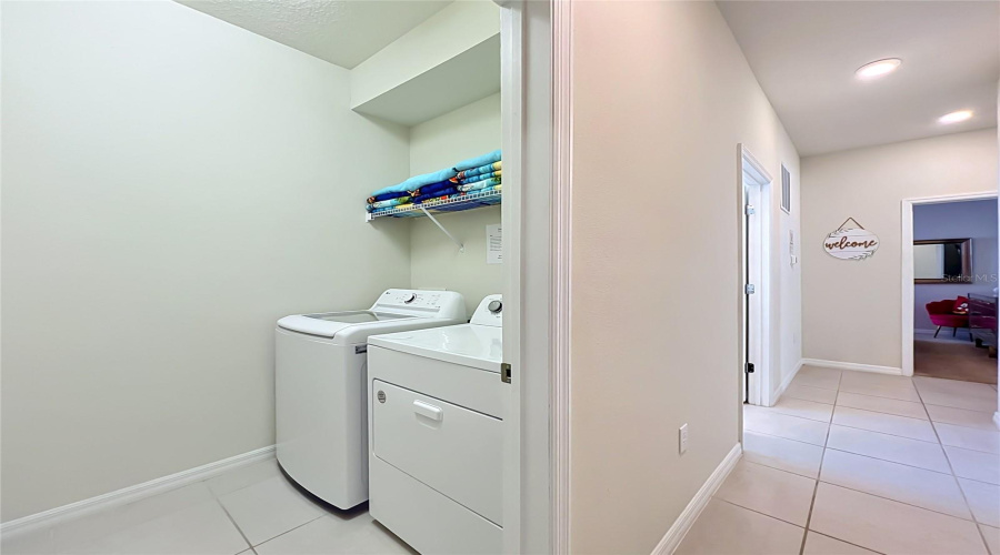 DAVENPORT, Florida 33897, 7 Bedrooms Bedrooms, ,5 BathroomsBathrooms,Residential,For Sale,LANA,0,MFRO6433860