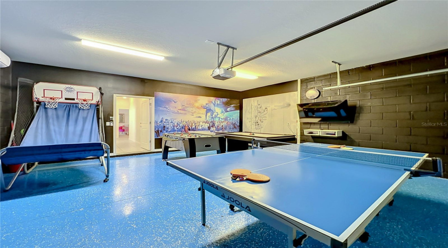 DAVENPORT, Florida 33897, 7 Bedrooms Bedrooms, ,5 BathroomsBathrooms,Residential,For Sale,LANA,0,MFRO6433860