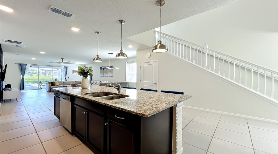 DAVENPORT, Florida 33897, 7 Bedrooms Bedrooms, ,5 BathroomsBathrooms,Residential,For Sale,LANA,0,MFRO6433860