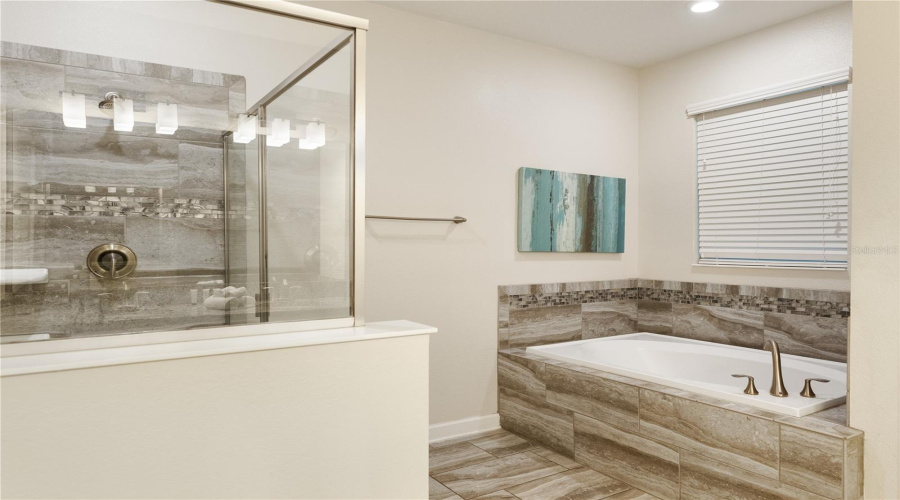 DAVENPORT, Florida 33896, 8 Bedrooms Bedrooms, ,5 BathroomsBathrooms,Residential,For Sale,HAZARD,0,MFRO6432068