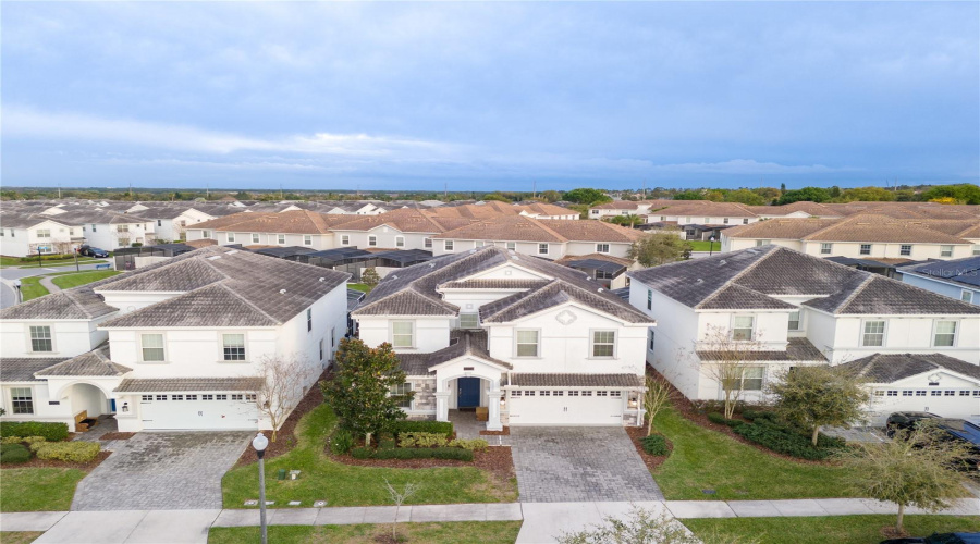 DAVENPORT, Florida 33896, 8 Bedrooms Bedrooms, ,5 BathroomsBathrooms,Residential,For Sale,HAZARD,0,MFRO6432068