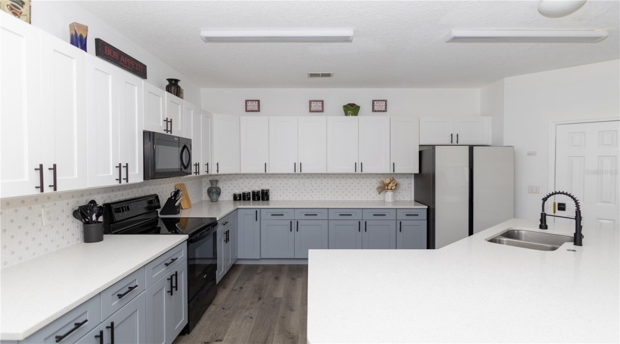 DAVENPORT, Florida 33897, 4 Bedrooms Bedrooms, ,3 BathroomsBathrooms,Residential,For Sale,KETTERING,0,MFRTB8538008