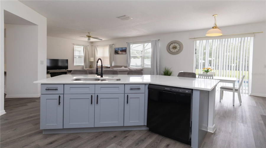 DAVENPORT, Florida 33897, 4 Bedrooms Bedrooms, ,3 BathroomsBathrooms,Residential,For Sale,KETTERING,0,MFRTB8538008