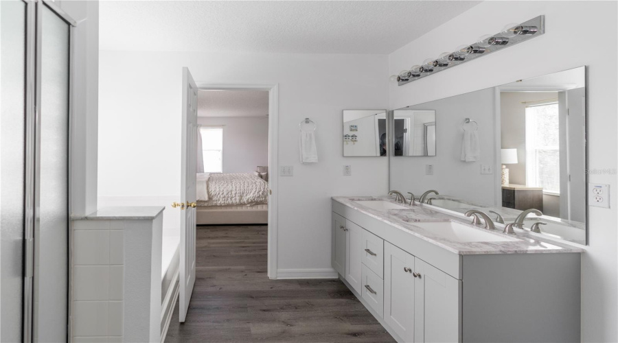 DAVENPORT, Florida 33897, 4 Bedrooms Bedrooms, ,3 BathroomsBathrooms,Residential,For Sale,KETTERING,0,MFRTB8538008