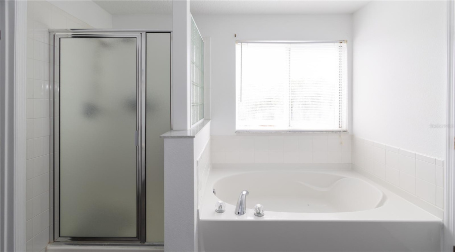 DAVENPORT, Florida 33897, 4 Bedrooms Bedrooms, ,3 BathroomsBathrooms,Residential,For Sale,KETTERING,0,MFRTB8538008