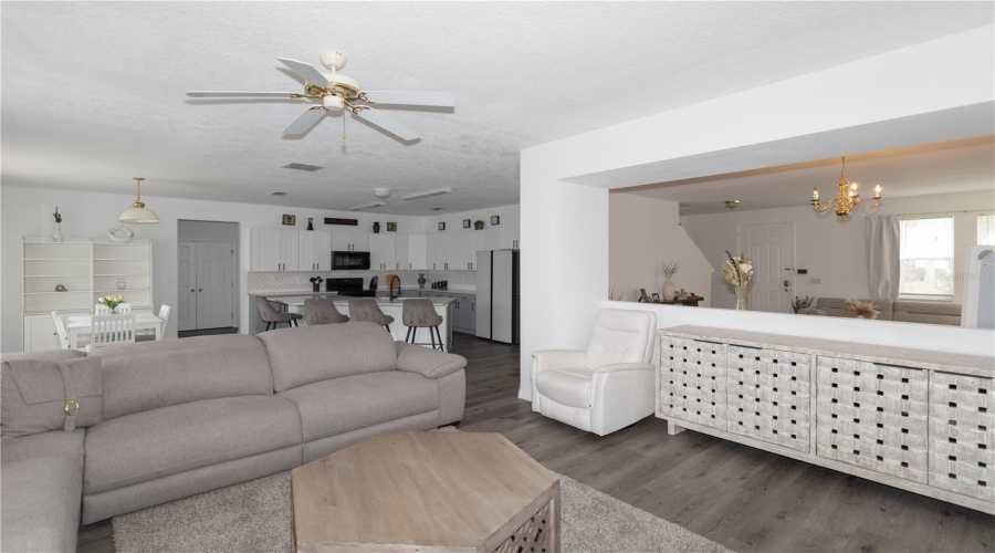 DAVENPORT, Florida 33897, 4 Bedrooms Bedrooms, ,3 BathroomsBathrooms,Residential,For Sale,KETTERING,0,MFRTB8538008