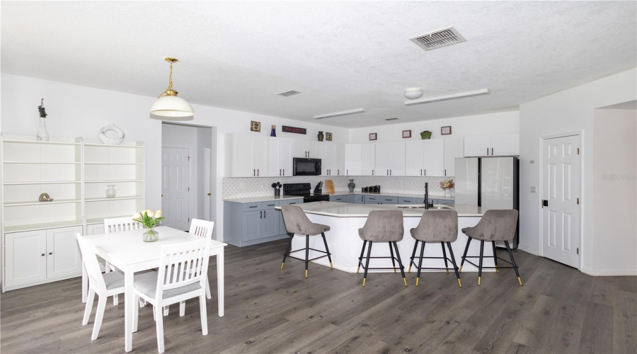 DAVENPORT, Florida 33897, 4 Bedrooms Bedrooms, ,3 BathroomsBathrooms,Residential,For Sale,KETTERING,0,MFRTB8538008