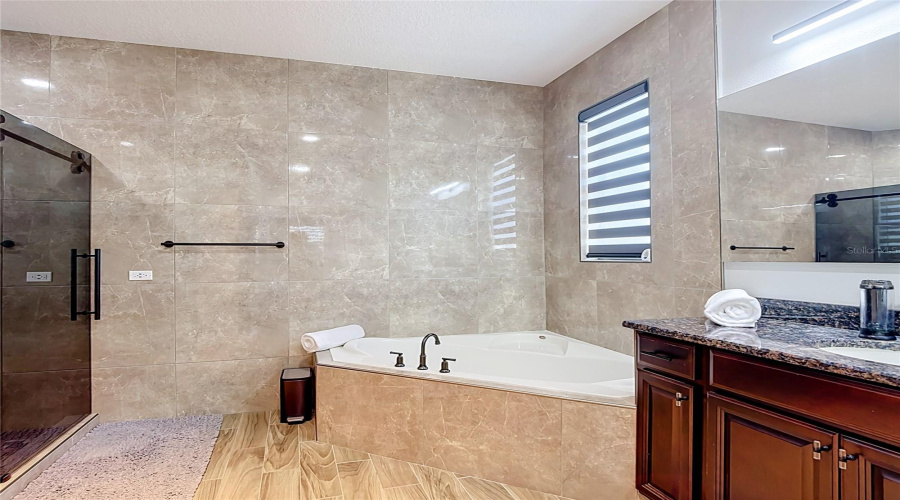 KISSIMMEE, Florida 34746, 4 Bedrooms Bedrooms, ,3 BathroomsBathrooms,Residential,For Sale,BOATING,0,MFRTB8539232