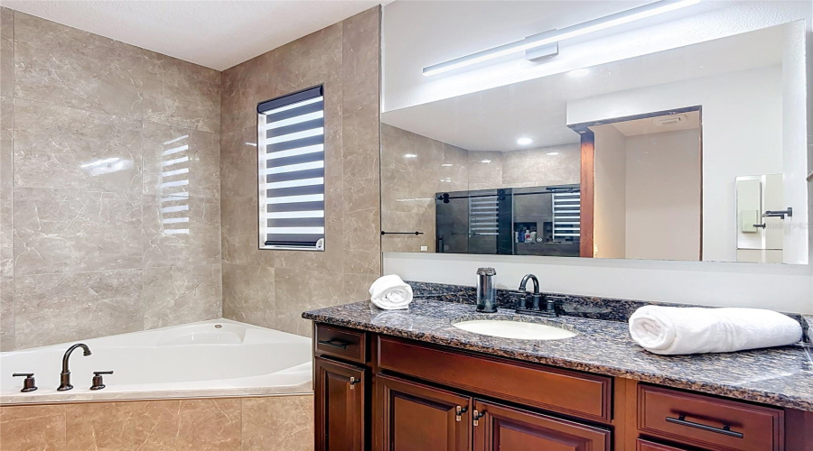 KISSIMMEE, Florida 34746, 4 Bedrooms Bedrooms, ,3 BathroomsBathrooms,Residential,For Sale,BOATING,0,MFRTB8539232