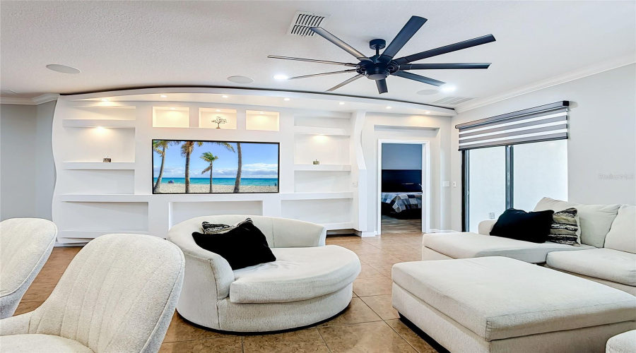 KISSIMMEE, Florida 34746, 4 Bedrooms Bedrooms, ,3 BathroomsBathrooms,Residential,For Sale,BOATING,0,MFRTB8539232
