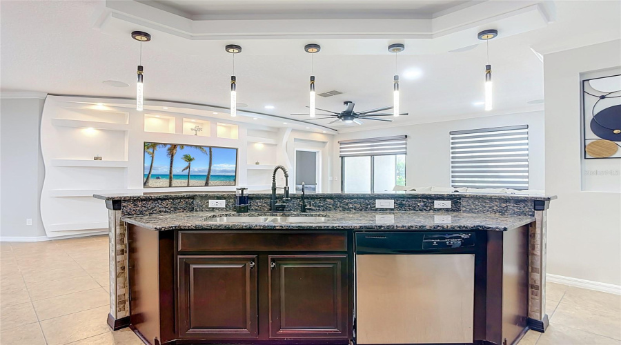 KISSIMMEE, Florida 34746, 4 Bedrooms Bedrooms, ,3 BathroomsBathrooms,Residential,For Sale,BOATING,0,MFRTB8539232