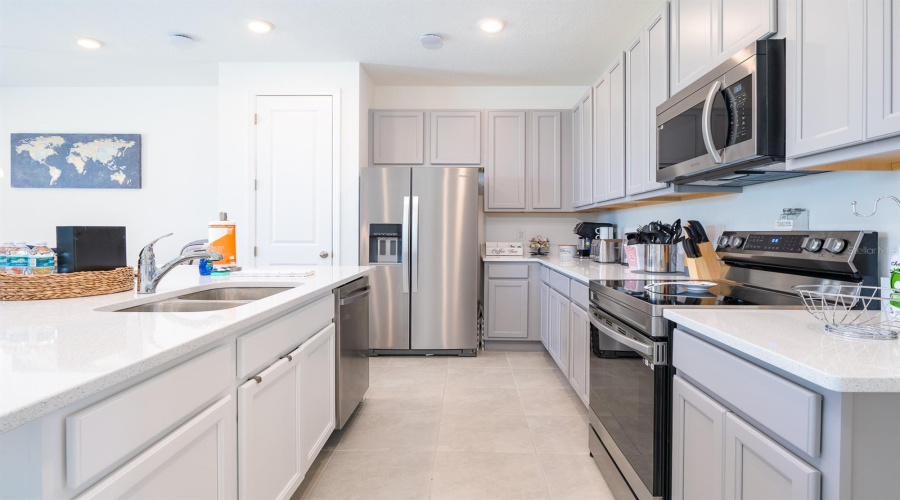 DAVENPORT, Florida 33896, 3 Bedrooms Bedrooms, ,2 BathroomsBathrooms,Residential,For Sale,PLANTATION,0,MFRO6412688