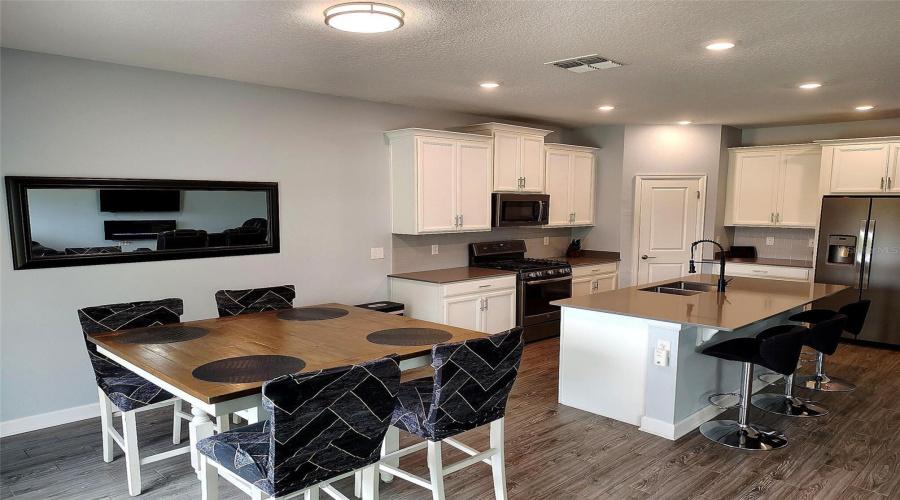 DAVENPORT, Florida 33837, 4 Bedrooms Bedrooms, ,2 BathroomsBathrooms,Residential,For Sale,OAK BLUFF,0,MFRO6409756