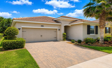 DAVENPORT, Florida 33837, 4 Bedrooms Bedrooms, ,2 BathroomsBathrooms,Residential,For Sale,OAK BLUFF,0,MFRO6409756