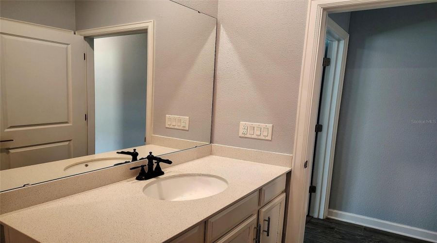 DAVENPORT, Florida 33837, 4 Bedrooms Bedrooms, ,2 BathroomsBathrooms,Residential,For Sale,OAK BLUFF,0,MFRO6409756