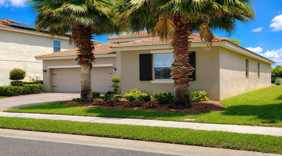 DAVENPORT, Florida 33837, 4 Bedrooms Bedrooms, ,2 BathroomsBathrooms,Residential,For Sale,OAK BLUFF,0,MFRO6409756